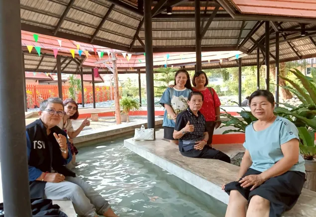 ลงพื้นที่แหล่งท่องเที่ยวน้ำพุร้อนห้วยทรายขาว อำเภอพาน จังหวัดเชียงราย โดย อสทก.เชียงราย ได้อำนวยความสะดวกและให้ข้อมูลการท่องเที่ยวปลอดภัย ในพื้นที่ให้แก่นักท่องเที่ยว