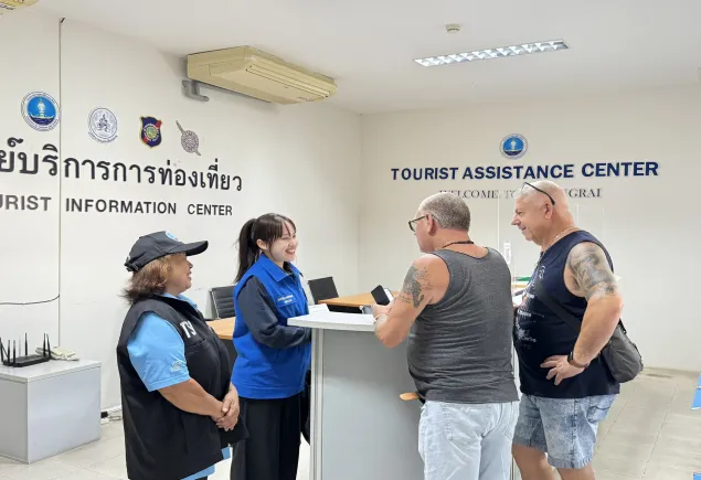 ร่วมปฎิบัติงานช่วยเหลือและอำนวยความสะดวกให้แก่นักท่องเที่ยว ณ จุดบริการสถานีขนส่งแห่งที่ 1 เชียงราย